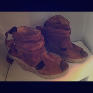 Kanna suede espadrille wedge with tie